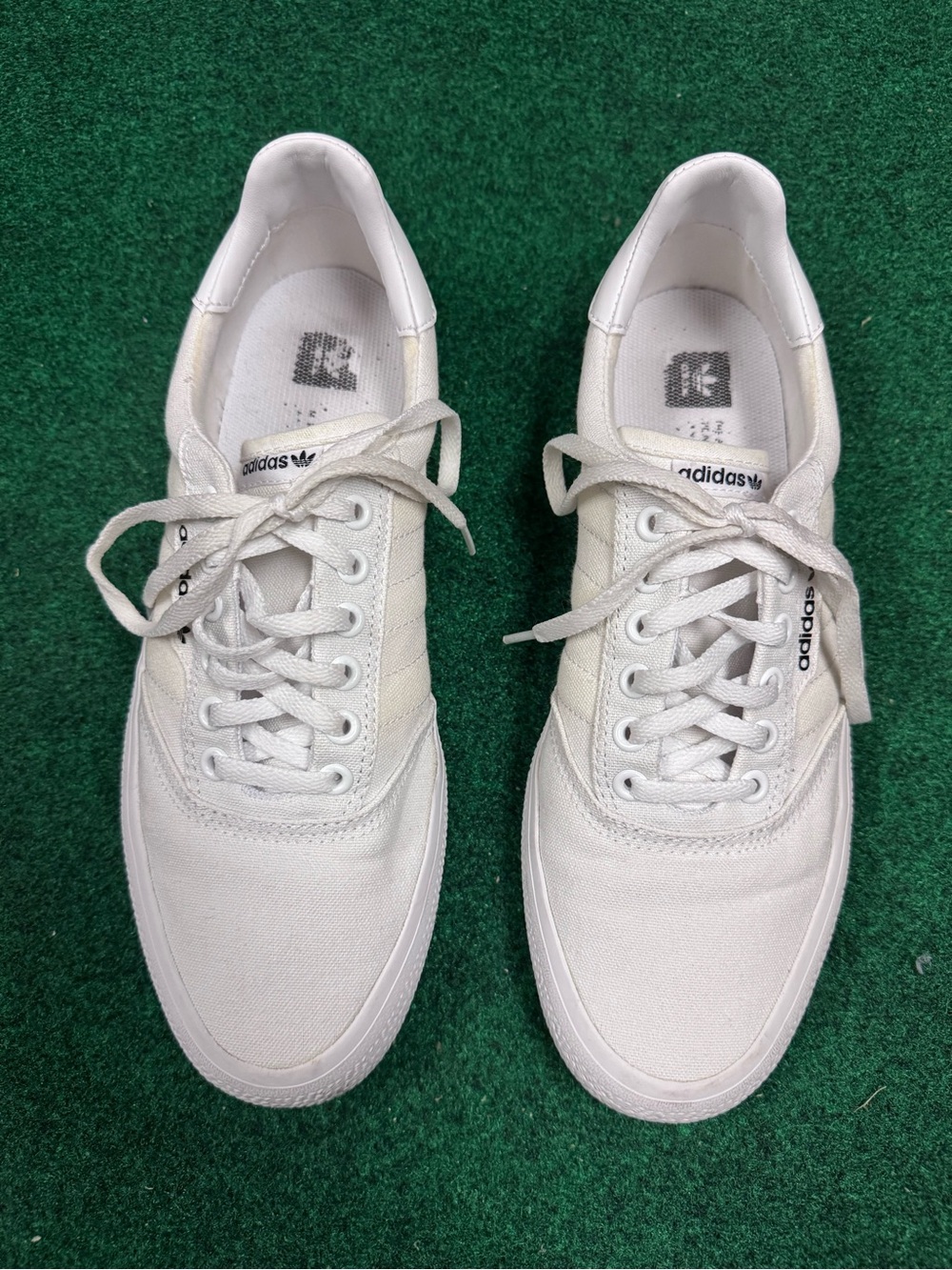 Adidas Men's White Low-Top Casual Shoes